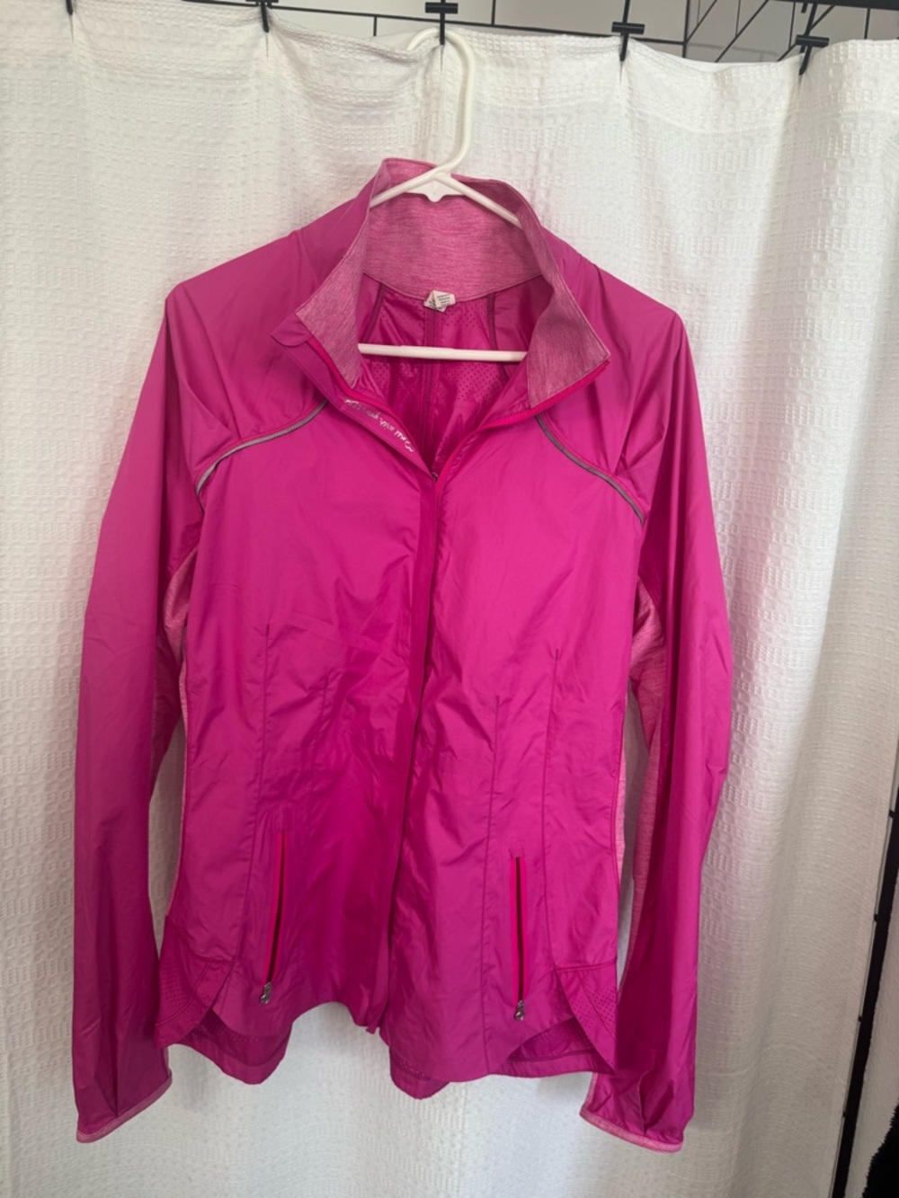 lululemon athletica Women's Bright Fuchsia Zip Wind Jacket